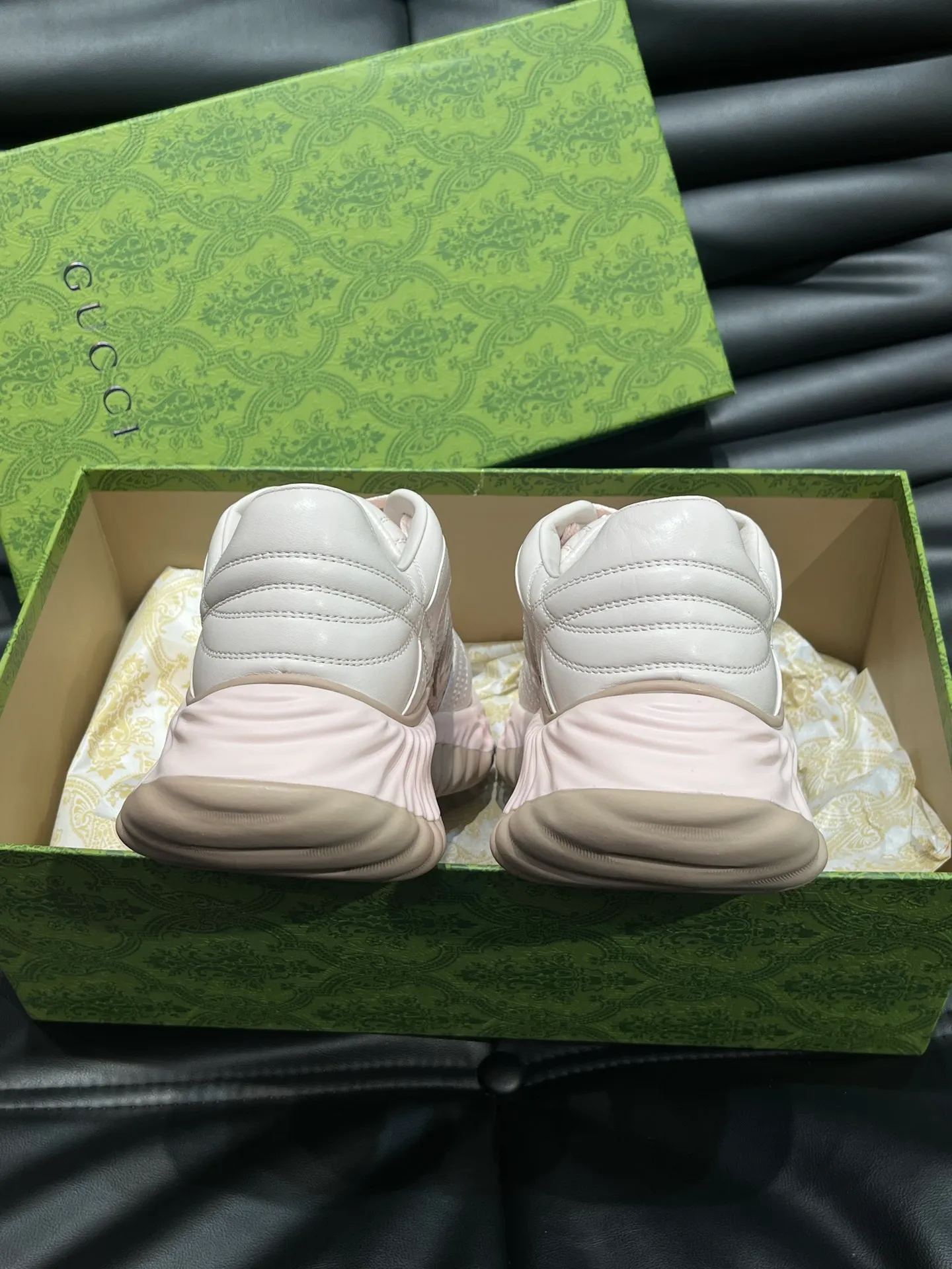 Men's Men's Shoes💰p760 "Gucc*" Ri Men's Men's Shoes💰p Men's Men's Shoes💰ple Series 2024ss👫Couple Style Casual Sports Shoes, buy the original and accurately reproduce it! Restore the quality of details, Gucci Ri men's shoes 💰p men's shoes 💰ple series sports shoes are made with innovative stitching technology to create a flowing texture like water. The leather design is paired with three-dimensional interlocking Double G leather patches and Gucci letter metal accessories, creating a free flowing texture of the entire shoe with a 3D effect. A classic and versatile piece that feels super comfortable on your feet! Female 35-40 Male 38-45